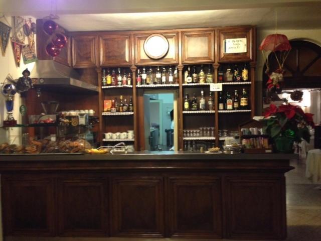 Albergo Ristorante La Scaiola Nuvolera エクステリア 写真